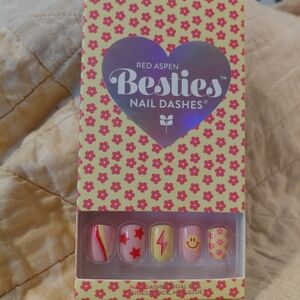 Red Aspen Besties Nail Dashes